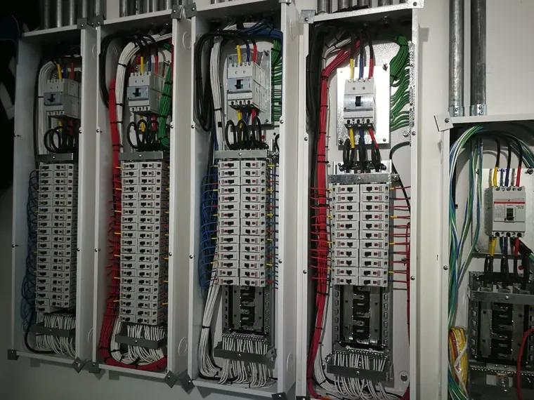 Levantamiento de redes eléctricas MT y BT en Bogotá